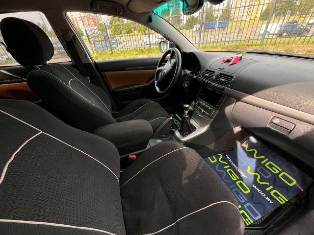 Фото toyota avensis 11