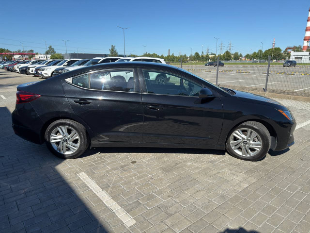 Фото hyundai elantra 2