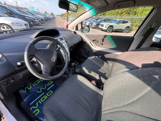 Фото toyota yaris 9
