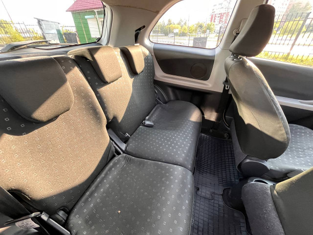 Фото toyota yaris 13