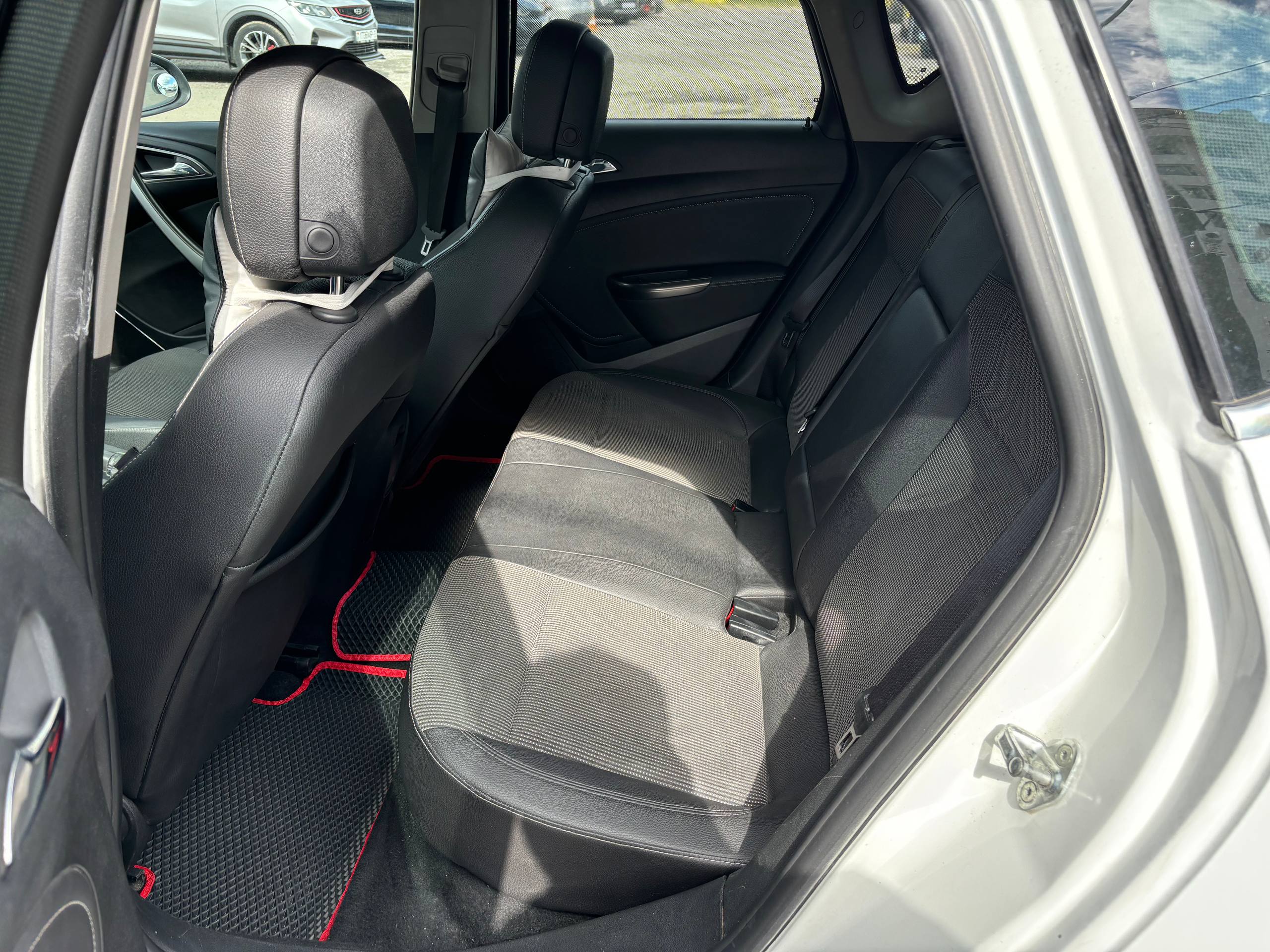 Авто с пробегом opel astra 2011 — фото 16