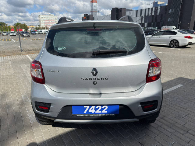 Фото renault Sandero Stepway 7
