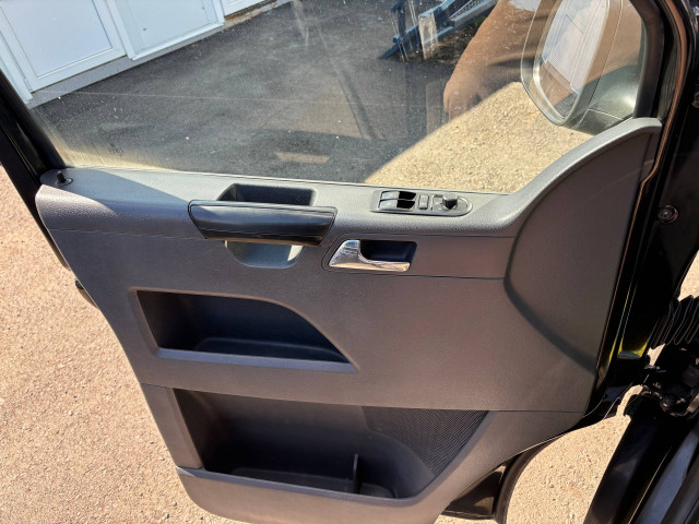 Фото volkswagen multivan 15