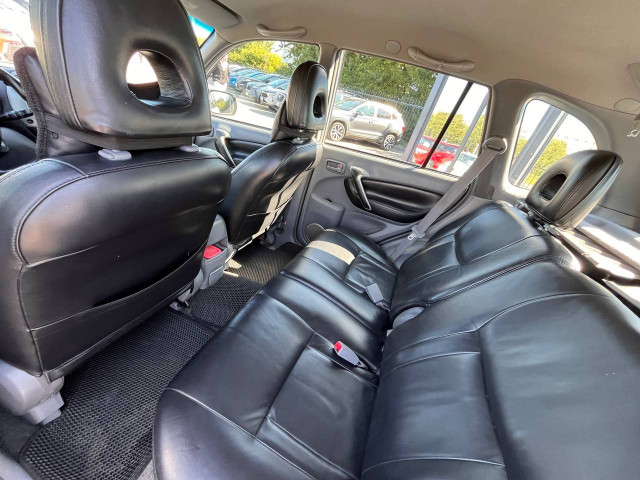 Фото toyota rav4 12