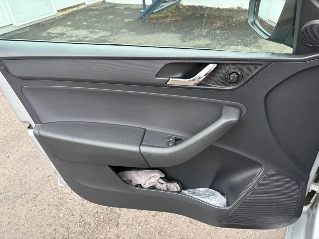 Фото skoda rapid 15