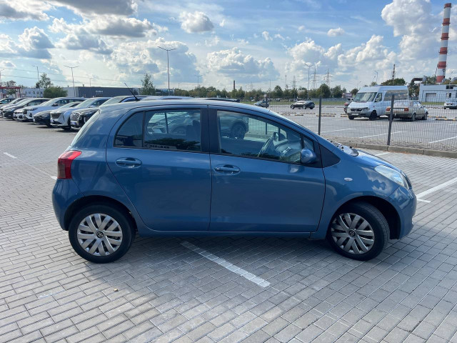 Фото toyota yaris 4
