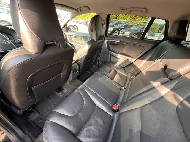 Фото volvo v60 12