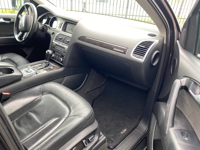 Фото Audi Q7 11