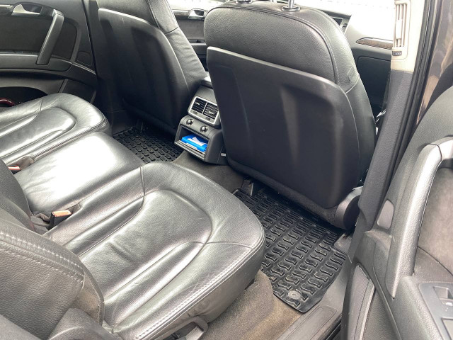 Фото Audi Q7 12
