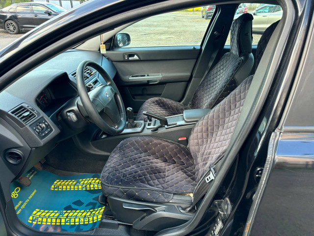 Фото Volvo S40 9