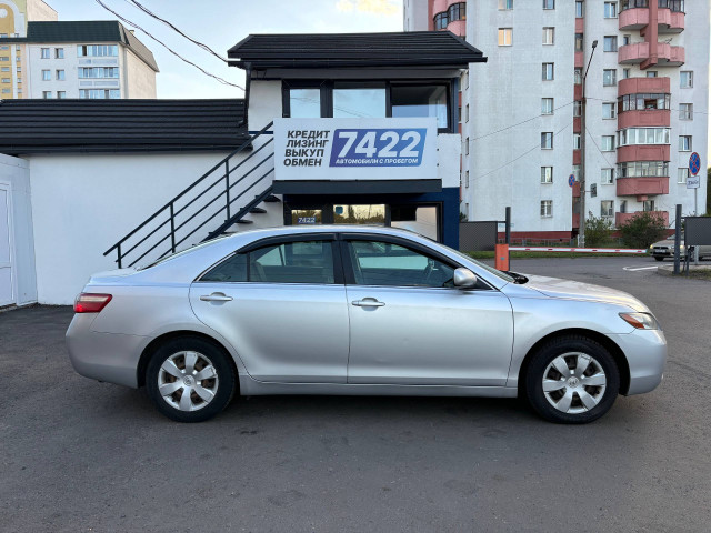 Фото Toyota Camry 4