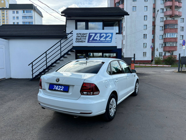 Фото Volkswagen Polo Sedan 5