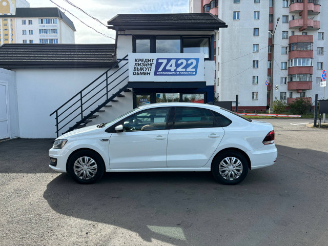 Фото Volkswagen Polo Sedan 8