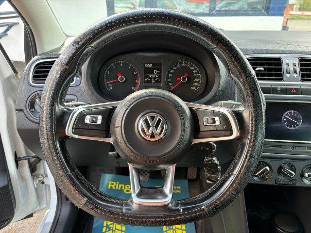 Фото Volkswagen Polo Sedan 10