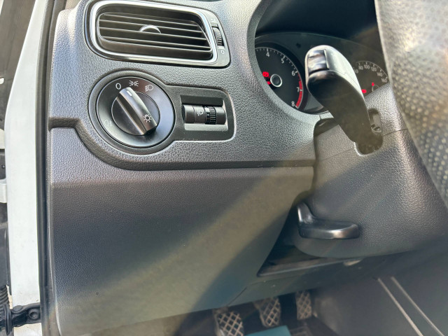 Фото Volkswagen Polo Sedan 13