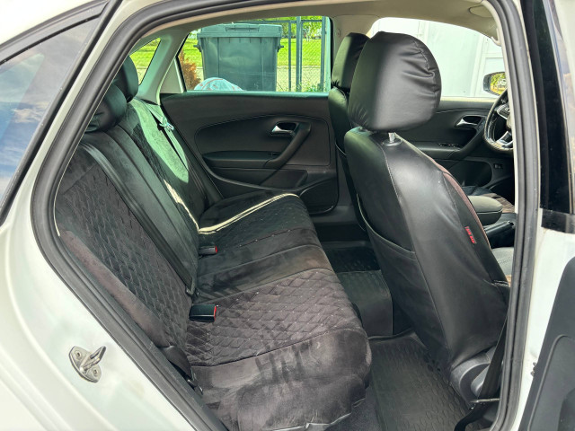 Фото Volkswagen Polo Sedan 17