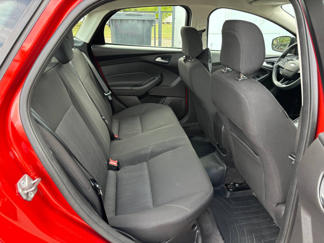 Фото Ford Focus 18