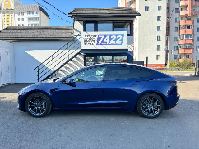 Фото Tesla Model 3 8