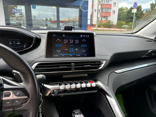 Фото Peugeot 3008 12
