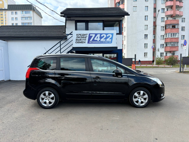 Фото Peugeot 5008 4