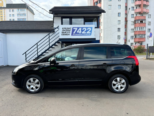Фото Peugeot 5008 8