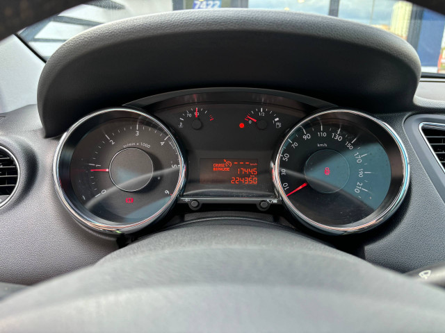 Фото Peugeot 5008 11
