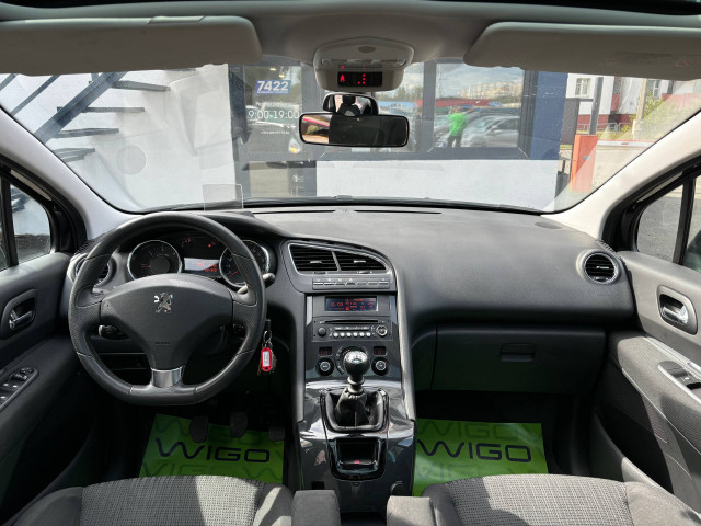 Фото Peugeot 5008 17