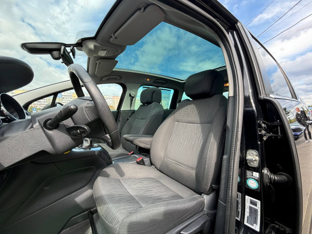 Фото Peugeot 5008 19
