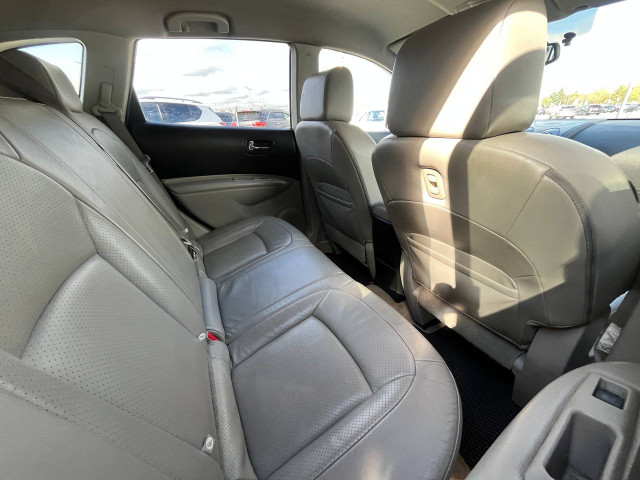 Фото Nissan Rogue 16