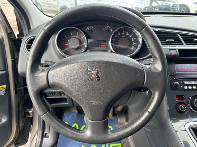 Фото Peugeot 3008 12