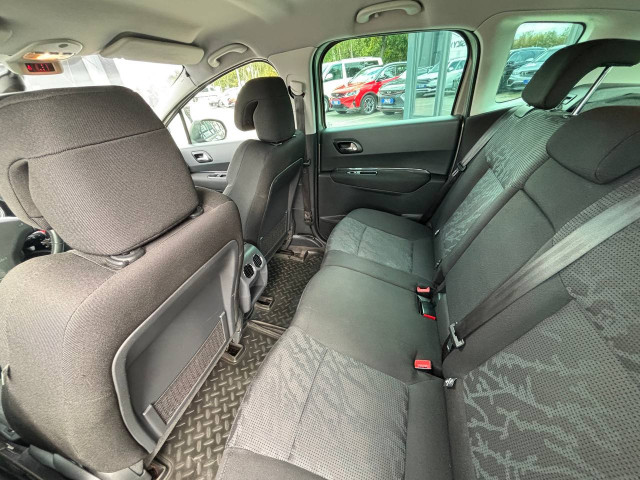 Фото Peugeot 3008 16