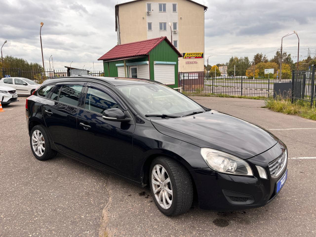 Фото Volvo V60 3