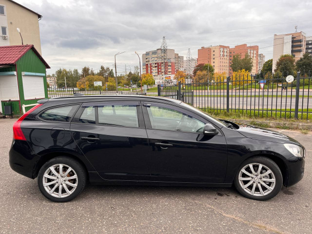 Фото Volvo V60 4