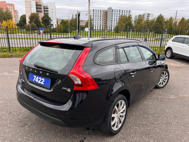 Фото Volvo V60 5