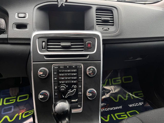 Фото Volvo V60 14