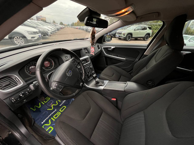 Фото Volvo V60 16