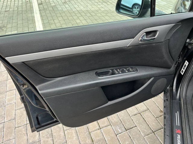 Фото Peugeot 407 9