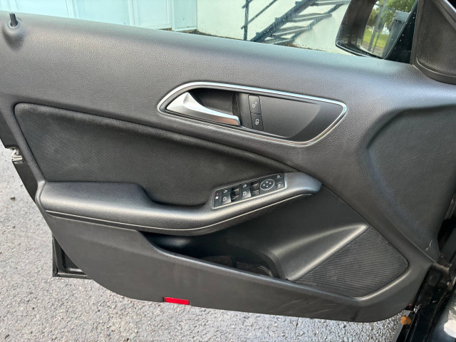 Фото Mercedes-Benz A-Класс 15