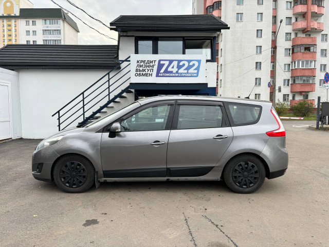 Фото Renault Grand Scenic 8