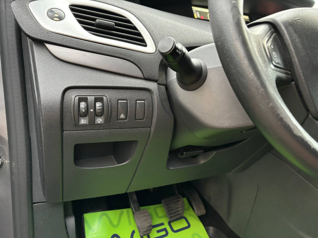 Фото Renault Grand Scenic 14