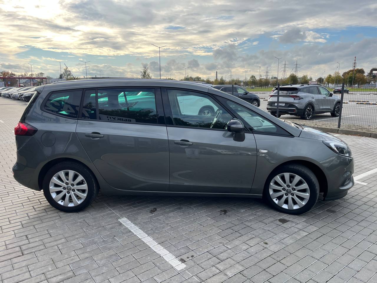  Zafira