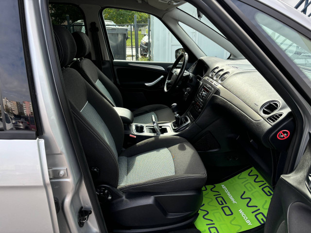 Фото Ford Galaxy 19