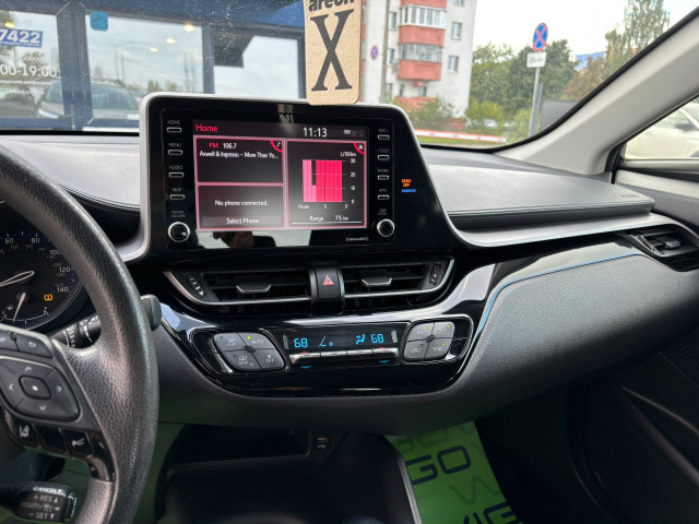 Фото Toyota C-Hr 12