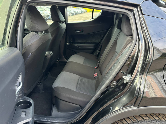 Фото Toyota C-Hr 16