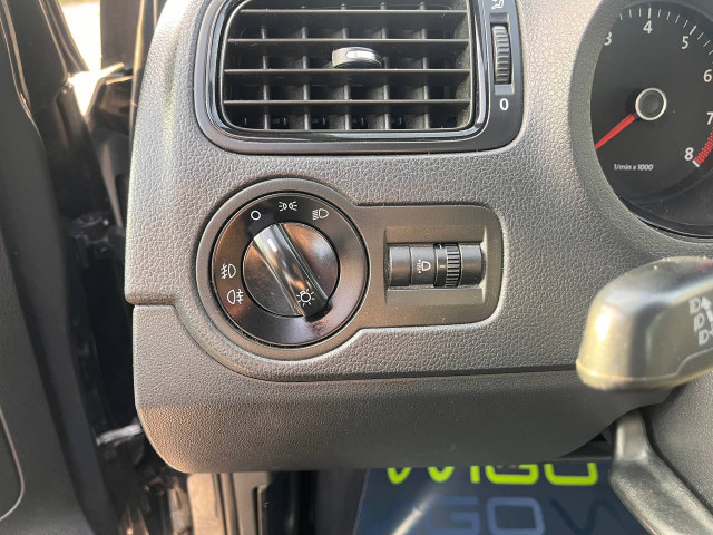 Фото Volkswagen Polo Sedan 12