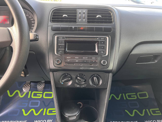 Фото Volkswagen Polo Sedan 16