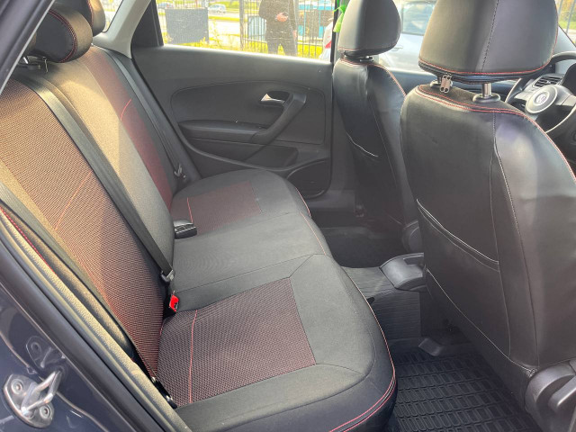 Фото Volkswagen Polo Sedan 19