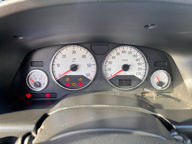 Фото Opel Zafira 13