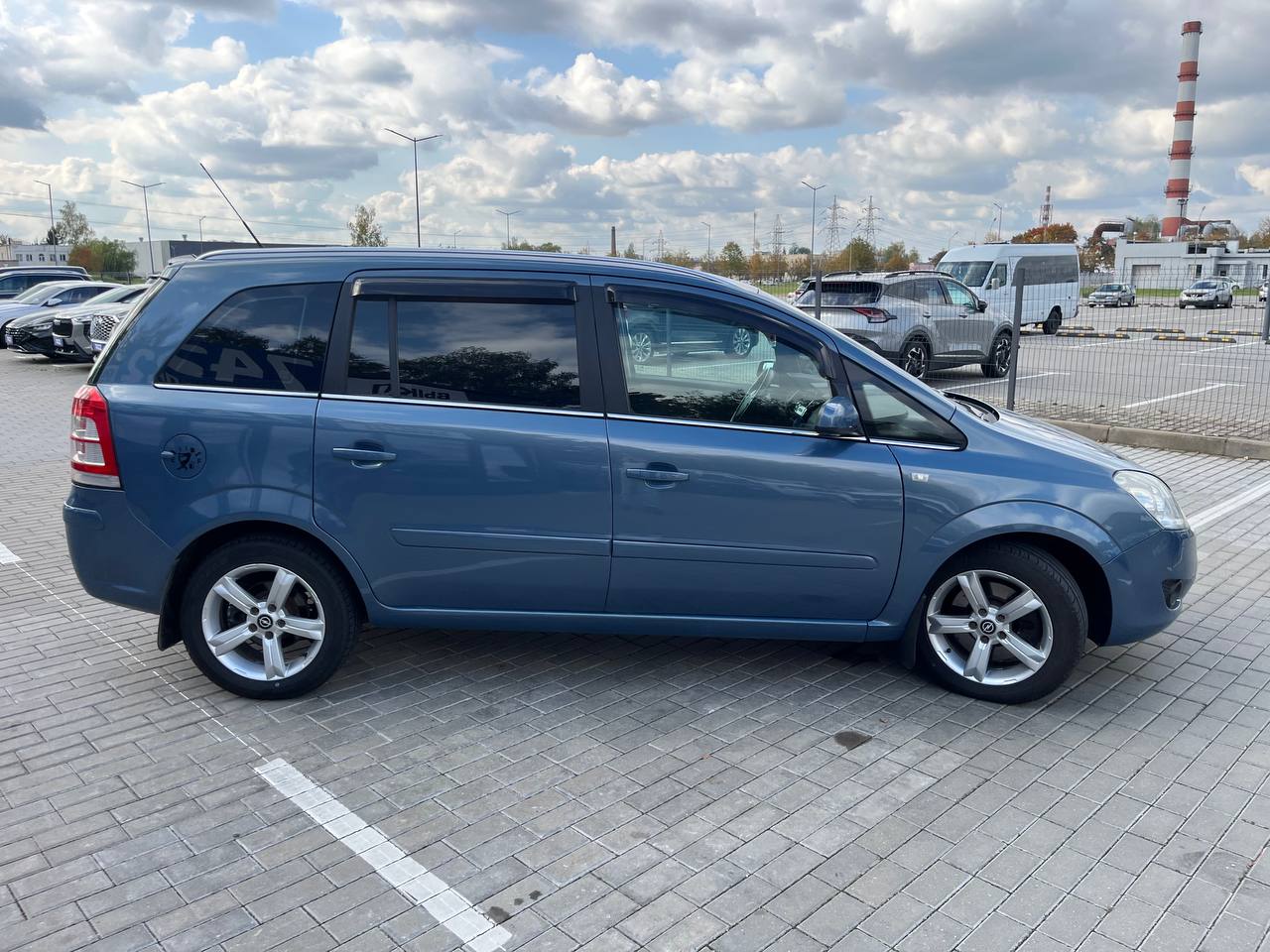  Zafira