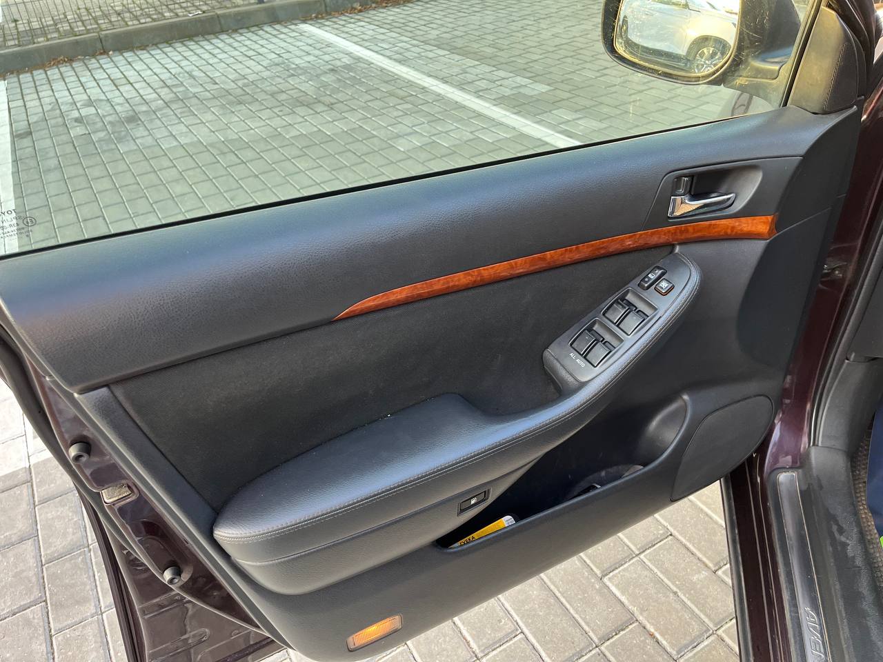  Avensis